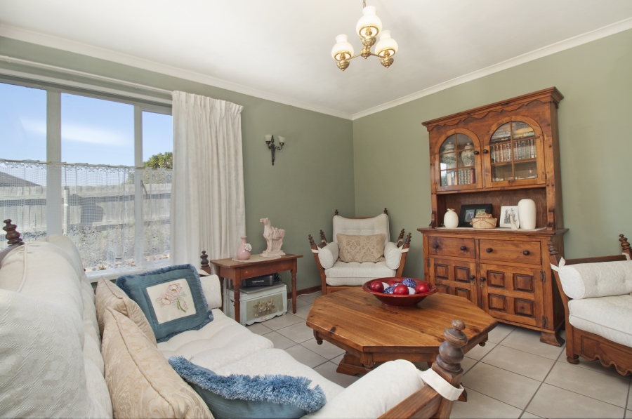 To Let 3 Bedroom Property for Rent in Glencairn Western Cape